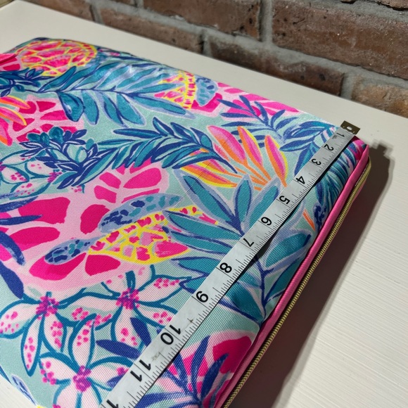 Lilly Pulitzer Packable Beach Mat Rainforest Retreat - Picture 8 of 16